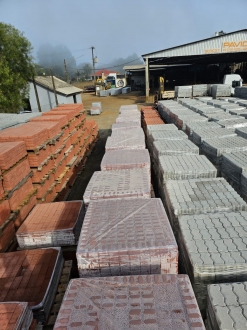 Pavidal - Blocos e Pavers, Artefatos em Concreto, Meio fio e Mini Guias, Tubos, Caladas. - 